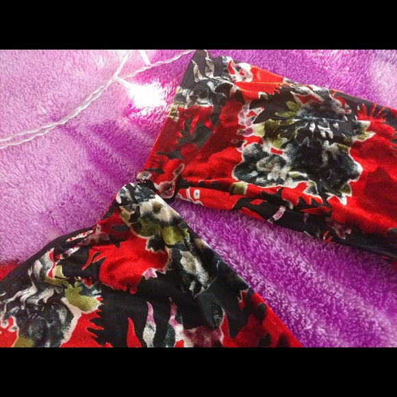 Velvet floral off the shoulder side slit dress - Picture 2 of 4